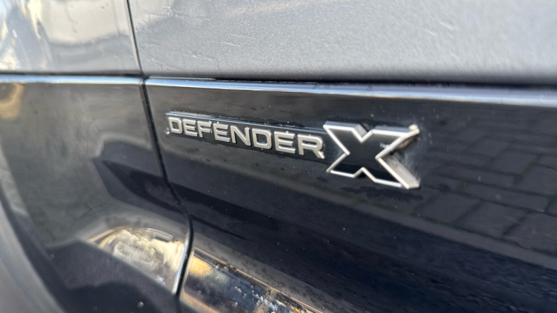 Land Rover Defender 3.0 D300 X 90 3dr Auto Diesel Estate